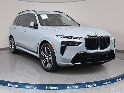 Used 2024 BMW X7 xDrive40i w/ M Sport Package AWD/4WD image 2
