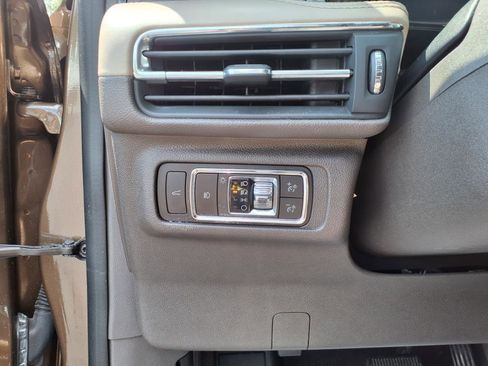 Used 2022 Lincoln Corsair Reserve w/ Equipment Group 201A image 20