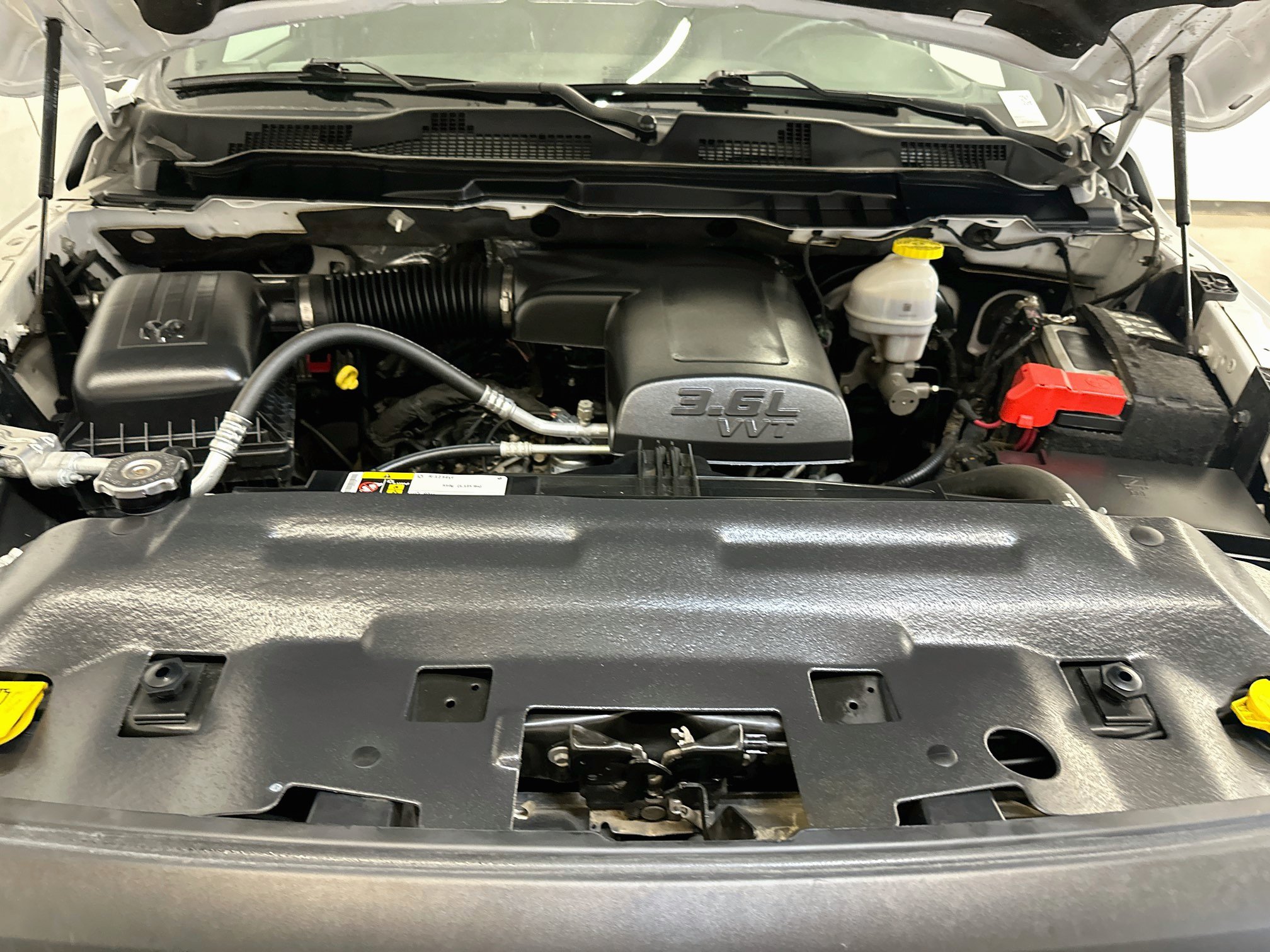 Used 2024 RAM 1500 Warlock AWD/4WD image 34