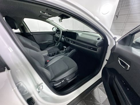 Used 2025 Kia K4 LXS image 29