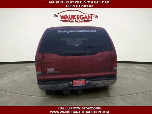 Used 2005 Ford Excursion XLT AWD/4WD image 5