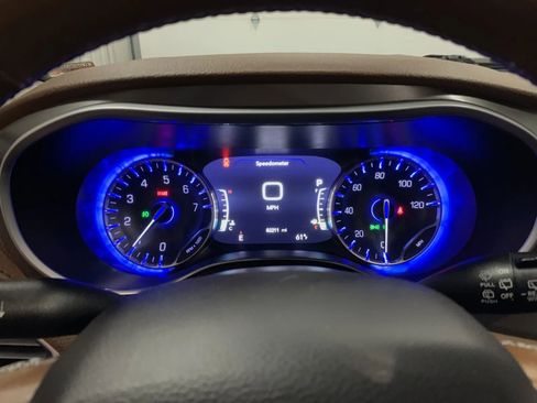 Used 2019 Chrysler Pacifica Limited w/ Advanced Safetytec Group image 26