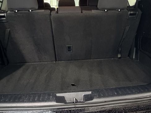 Used 2024 Toyota Highlander LE FWD image 28