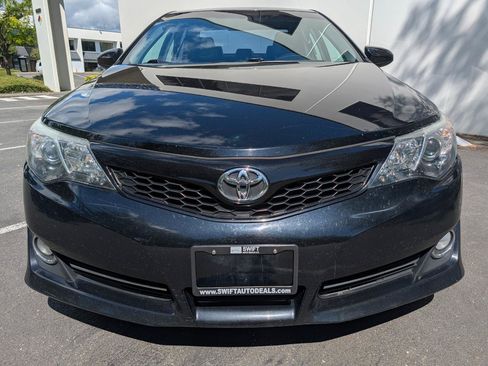 Used 2014 Toyota Camry SE FWD image 2