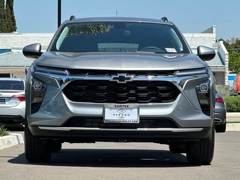 New 2026 Chevrolet Trax LT w/ Driver Confidence Package FWD image 9