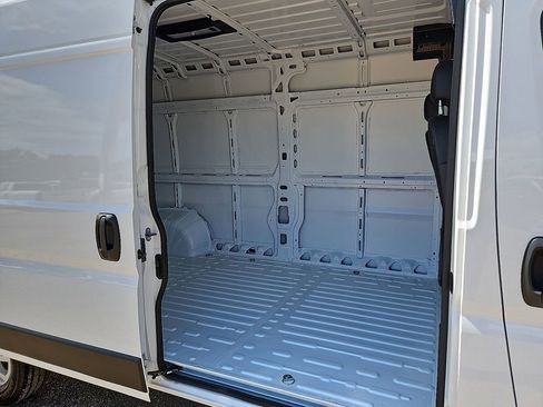 New 2026 RAM ProMaster 2500 w/ Quick Order Package 22G SLT FWD image 8