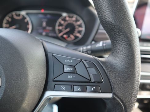 Used 2024 Nissan Altima 2.5 SV image 19