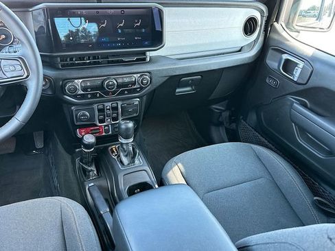 Used 2024 Jeep Wrangler Willys image 21