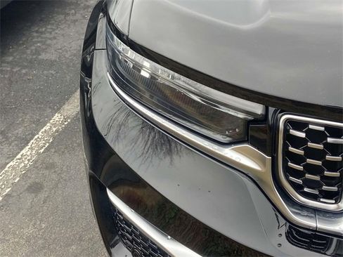 Used 2024 Jeep Grand Cherokee Summit image 10