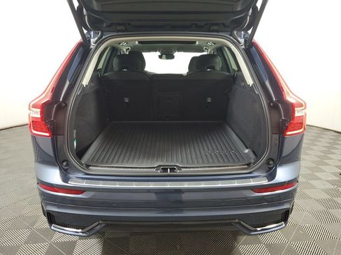 Used 2024 Volvo XC60 B5 Plus w/ Protection Package Premier AWD/4WD image 11