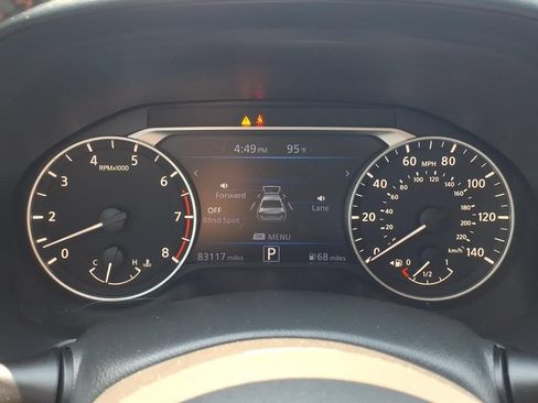 Used 2020 Nissan Altima 2.5 SR w/ Premium Package FWD image 6
