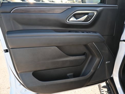 Used 2023 Chevrolet Tahoe Z71 w/ Z71 Off-Road Package image 16