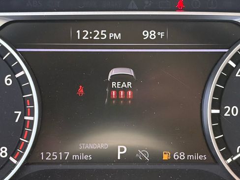 Used 2025 Nissan Pathfinder S FWD image 12