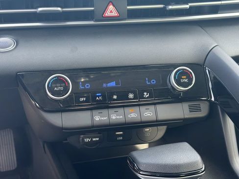 Certified 2026 Hyundai Elantra Hybrid FWD image 30