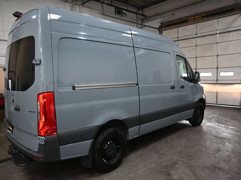 Used 2024 Mercedes-Benz Sprinter 2500 w/ Acoustic Package image 8