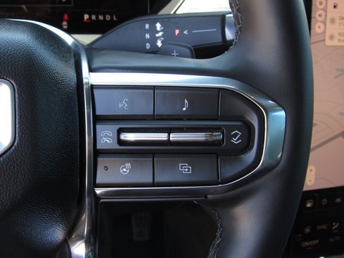 Used 2024 GMC Acadia Elevation w/ Luxury Package FWD image 25