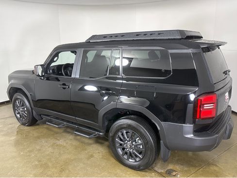 Used 2025 Toyota Land Cruiser image 18