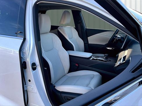 Used 2024 Lexus RX 450h AWD w/ Luxury Package image 17