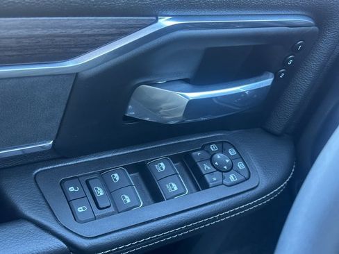 Used 2025 RAM 2500 Laramie image 36