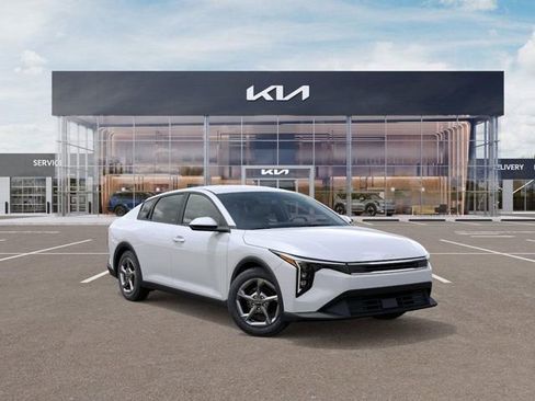 New 2026 Kia K4 LXS image 8