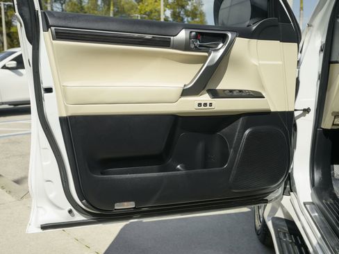 Used 2023 Lexus GX 460 Premium image 33