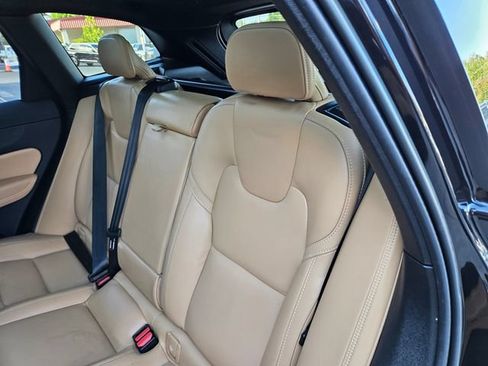 Certified 2023 Volvo XC60 T8 Ultimate AWD/4WD image 15
