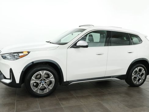 Used 2023 BMW X1 xDrive28i w/ Premium Package AWD/4WD image 2