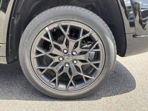 New 2025 Jeep Grand Cherokee Summit AWD/4WD image 19