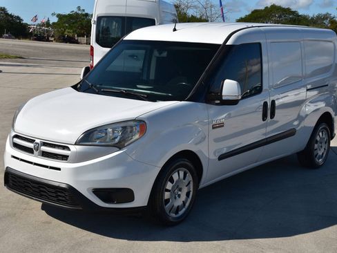 Used 2017 RAM ProMaster City Tradesman SLT w/ Rear Back-up Camera Group FWD image 3