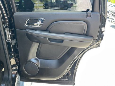 Used 2014 Cadillac Escalade Platinum image 33