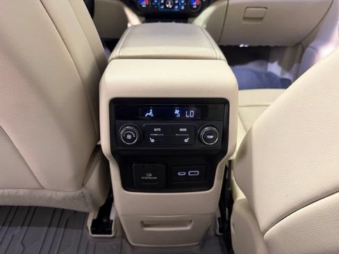 Used 2020 GMC Acadia Denali w/ Technology Package AWD/4WD image 28