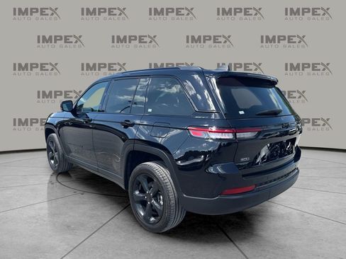 Used 2025 Jeep Grand Cherokee Limited w/ Black Appearance Package RWD image 2