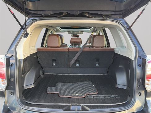 Used 2017 Subaru Forester 2.5i Touring AWD/4WD image 31