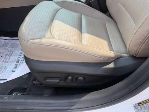Used 2020 Hyundai Elantra Limited w/ Ultimate Package 03 FWD image 16
