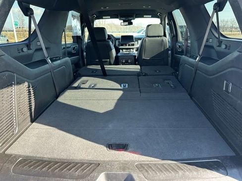 Used 2024 GMC Yukon XL SLT AWD/4WD image 36