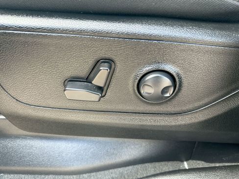 Used 2023 RAM 1500 Lone Star AWD/4WD image 12
