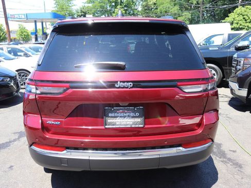 Used 2024 Jeep Grand Cherokee Limited 4xe AWD/4WD image 4