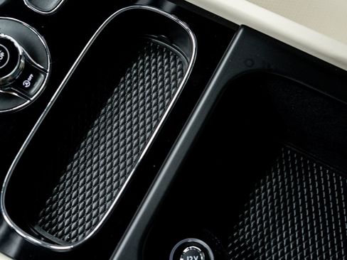 Certified 2023 Bentley Bentayga Extended Wheelbase image 34