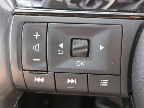 Used 2021 Nissan Rogue SL FWD image 20