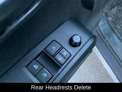 Used 2022 Toyota Tacoma SR image 13