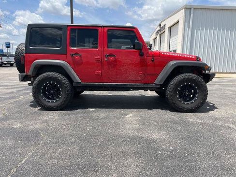 Used 2017 Jeep Wrangler Unlimited Rubicon AWD/4WD image 2