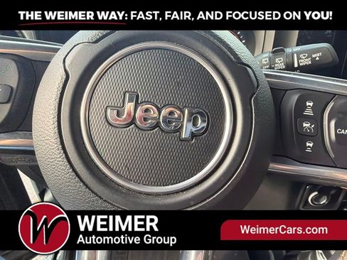 Used 2024 Jeep Wrangler Unlimited Sahara w/ Technology Group AWD/4WD image 44