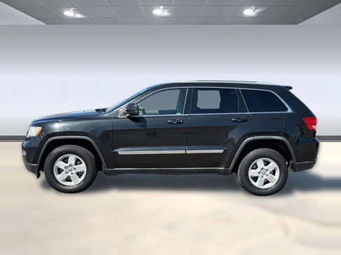 Used 2012 Jeep Grand Cherokee Laredo w/ Laredo E Group image 2