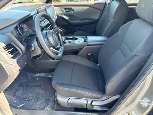 Used 2023 Nissan Rogue S image 19