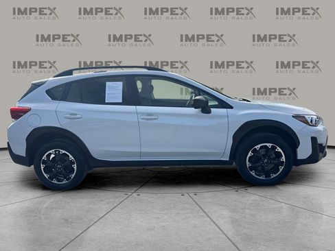 Used 2022 Subaru Crosstrek 2.0i image 6