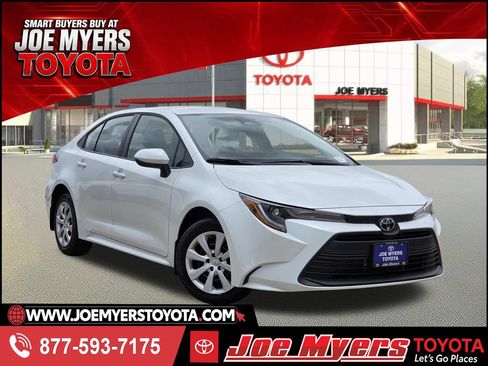 Used 2026 Toyota Corolla LE FWD image 1