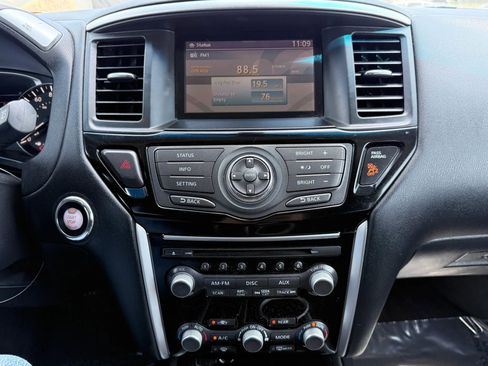 Used 2015 Nissan Pathfinder SV FWD image 27