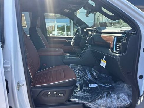 New 2026 GMC Sierra 2500 Denali Ultimate w/ Max Trailering Package AWD/4WD image 17
