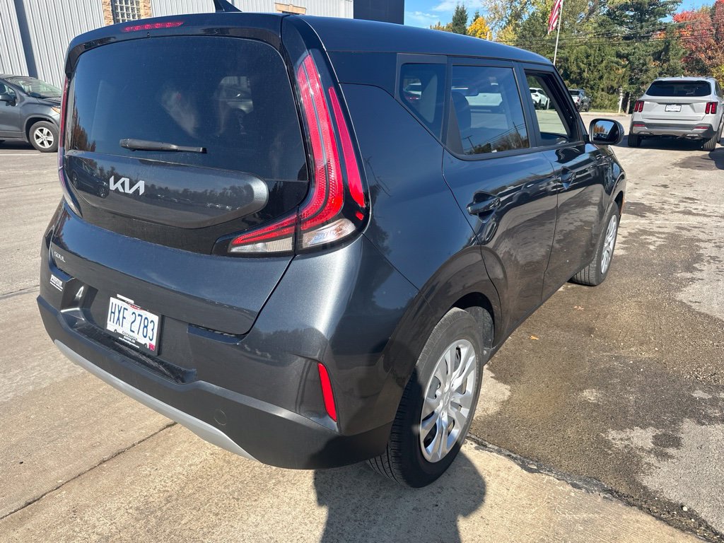 Used 2024 Kia Soul LX FWD image 5