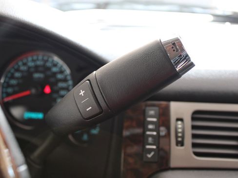 Used 2013 GMC Yukon Denali image 19